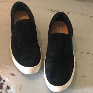 Steve Madden slip on shoes